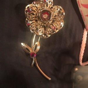 Vintage 1961 Sarah Coventry Fashion Flower Brioch